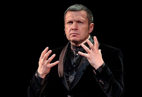 Мы любим украинский народ, лалала… Мы любим украинский народ, лалала…