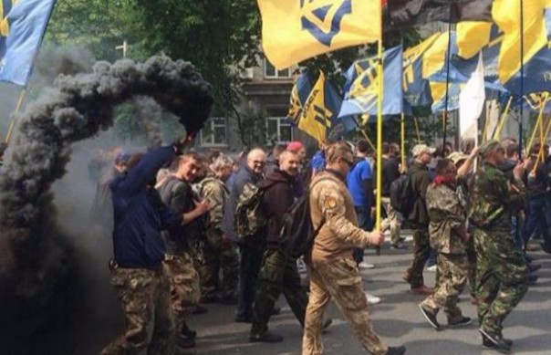 Зачем маршировал «Азов»