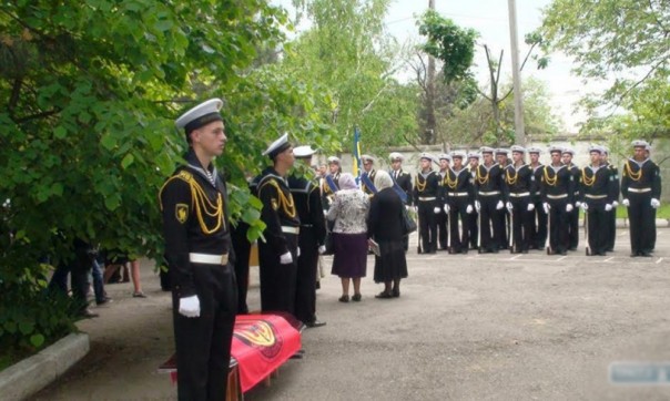 Слава Украине! Однополчане обокрали «героя» АТО на его похоронах