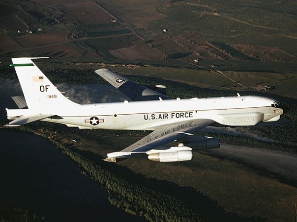 Американский самолет-шпион создал опасность для пассажирских лайнеров Американский самолет-шпион создал опасность для пассажирских лайнеров