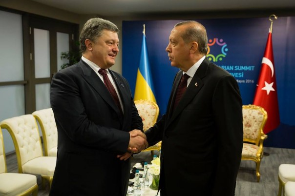 Пётр Порошенко отправит 3 тыс. украинских полицейских в Турцию