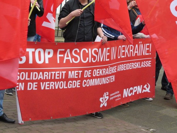 Европейский жених пришел в ужас от свастик под платьем украинской невесты Европейский жених пришел в ужас от свастик под платьем украинской невесты