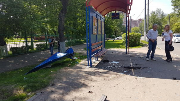 Видео ДТП с участием сына экс-министра спорта РФ на BMW X6 Видео ДТП с участием сына экс-министра спорта РФ на BMW X6