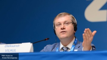 Депутата-оппозиционера облили зеленкой на встрече с ветеранами на Украине