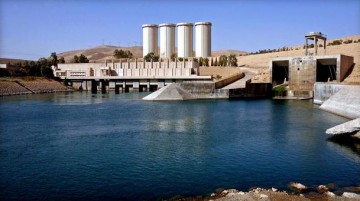 Власти Ирака призвали граждан готовиться к возможному обрушению плотины в Мосуле