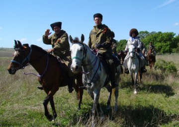 Едут, едут по Тавриде наши казаки