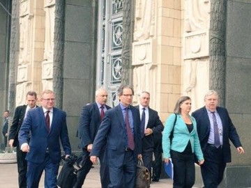 Дамы приглашают кавалеров