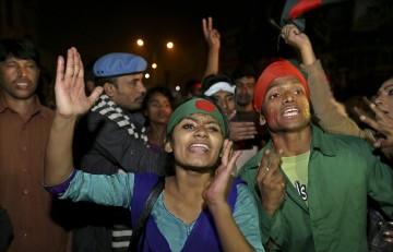 Выборы в Бангладеш проходят трагично