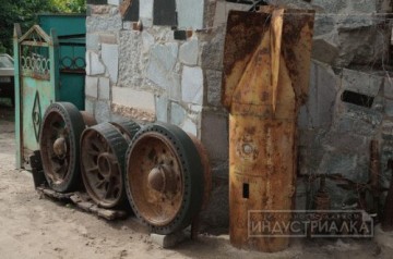 В Запорожской области на сооружение забора пошли и лимонки, и корпус авиабомбы