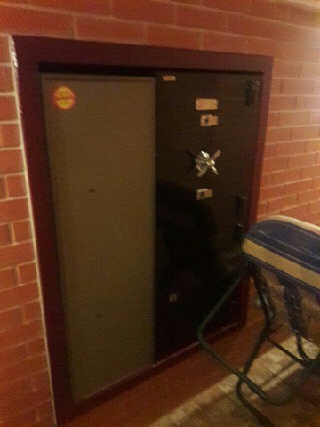 Под домом задержанного за взятку украинского чиновника нашли сеть тоннелей с сокровищами Под домом задержанного за взятку украинского чиновника нашли сеть тоннелей с сокровищами