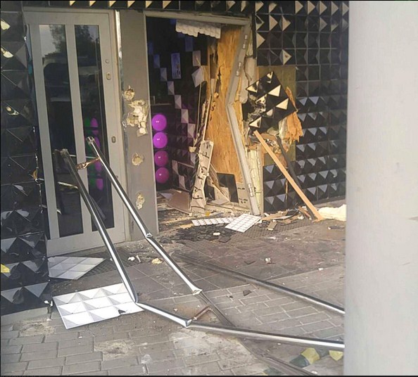 В Польше САУ "Гвоздика" въехала в дискотеку