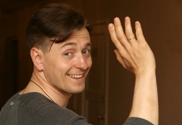 Сергей Безруков присоединился к акции «Лучшим воинам мира»