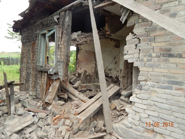 Сводка от МО ДНР 12 июня 2016 года. Укрофашисты за сутки более 600 раз обстреляли прифронтовые районы ДНР, есть разрушения, погибшие и раненые