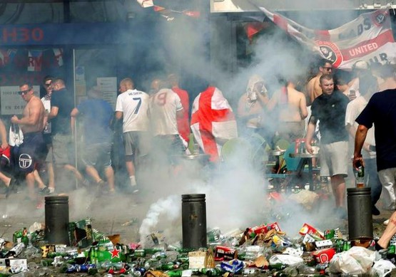 Три дня пьяные в дым англичане разносили Марсель… Очевидцы: «Русские в Марселе сделали всю работу за полицейских!»