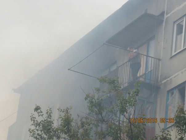 Сводка от МО ДНР 15 июня 2016 года. Укрофашисты за сутки обстреляли территорию ДНР, повреждено 16 домов и газопровод Сводка от МО ДНР 15 июня 2016 года. Укрофашисты за сутки обстреляли территорию ДНР, повреждено 16 домов и газопровод