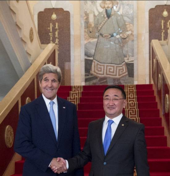 США открывают "монгольский фронт"? О Керри в Улан-Баторе и заявлениях об "опасном соседстве" Монголии