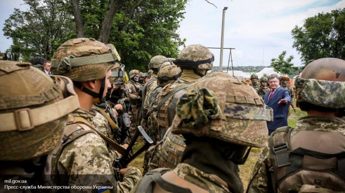 Порошенко успокоил украинцев: предотвращены сотни терактов Порошенко успокоил украинцев: предотвращены сотни терактов