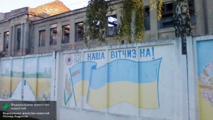 Дом без хозяина: обнищавшие украинцы массово бегут за рубеж