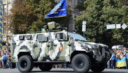 Полный провал: как украинские броневики опозорились в Париже Полный провал: как украинские броневики опозорились в Париже