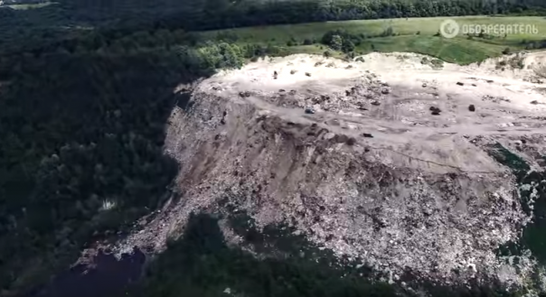 Найдена гора, которую назвали в честь Савченко: Мусорный Эверест Киева. Мега-свалка в зеленой зоне столицы (видео с воздуха)