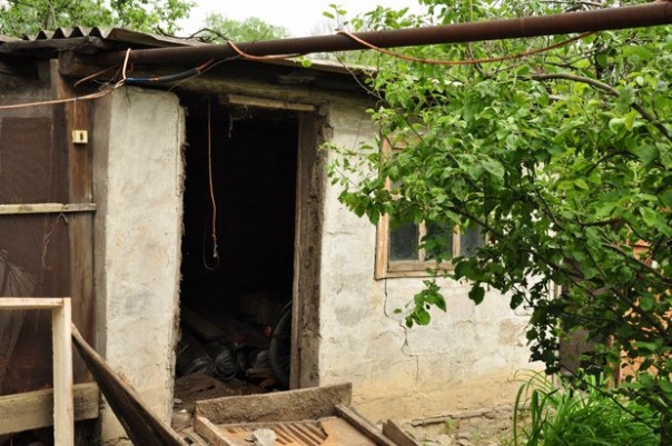 Сотрудники МВД изъяли из тайника в Перевальске более 4,5 тыс. ед. оружия и боеприпасов (ФОТО, ВИДЕО)