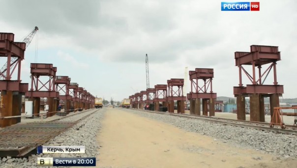 Мост в Крым: строится уникальная арка для судов