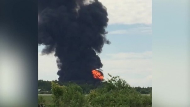 В Подмосковье горят несколько ангаров на площади 25 тысяч квадратных метров