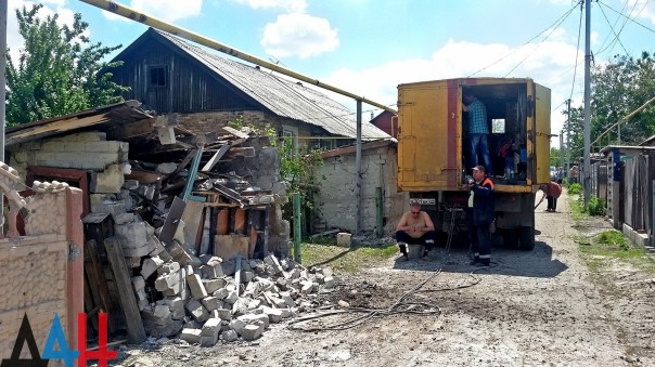 Сводка от МО ДНР 3 июня 2016 года. Укрофашисты за неделю более 2300 раз обстреляли прифронтовые районы ДНР Сводка от МО ДНР 3 июня 2016 года. Укрофашисты за неделю более 2300 раз обстреляли прифронтовые районы ДНР