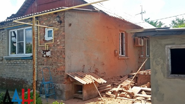 Сводка от МО ДНР 3 июня 2016 года. Укрофашисты за неделю более 2300 раз обстреляли прифронтовые районы ДНР Сводка от МО ДНР 3 июня 2016 года. Укрофашисты за неделю более 2300 раз обстреляли прифронтовые районы ДНР