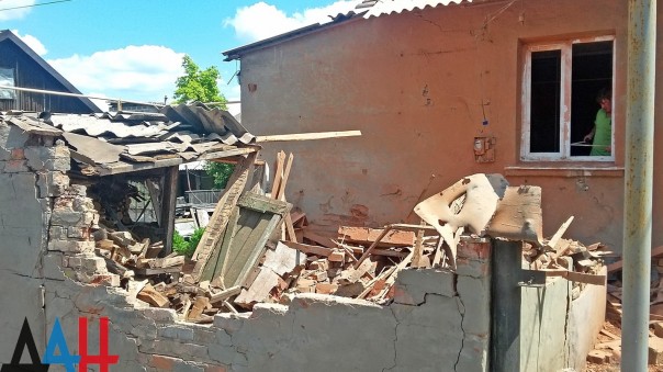 Сводка от МО ДНР 3 июня 2016 года. Укрофашисты за неделю более 2300 раз обстреляли прифронтовые районы ДНР Сводка от МО ДНР 3 июня 2016 года. Укрофашисты за неделю более 2300 раз обстреляли прифронтовые районы ДНР