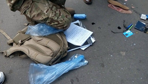 «Маски-шоу»: в Житомире спецназ СБУ за сбыт наркотиков прямо на улице заломал руки новым полицейским «Маски-шоу»: в Житомире спецназ СБУ за сбыт наркотиков прямо на улице заломал руки новым полицейским