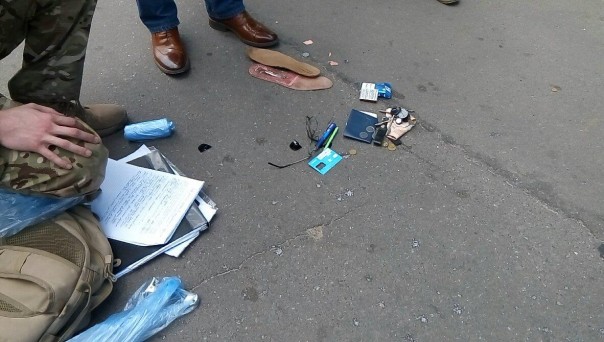 «Маски-шоу»: в Житомире спецназ СБУ за сбыт наркотиков прямо на улице заломал руки новым полицейским «Маски-шоу»: в Житомире спецназ СБУ за сбыт наркотиков прямо на улице заломал руки новым полицейским