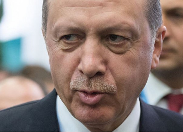 За шаг до узурпации власти: Эрдоган снял неприкосновенность с депутатов