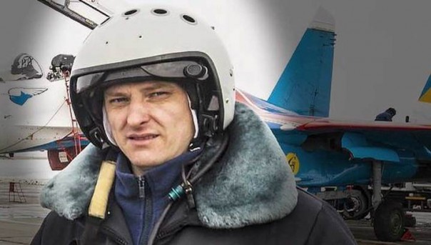 Упавшим Су-27 управлял командир звена "Витязей". Основная версия катастрофы Су-27 - отказ техники