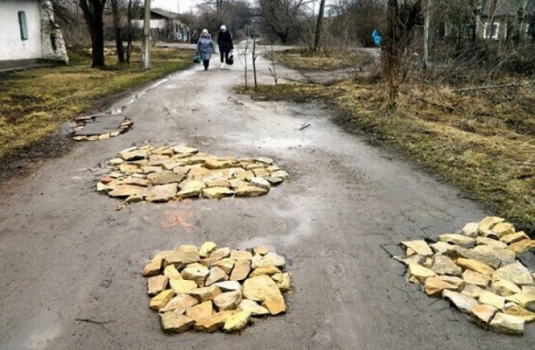 Гройсман пообещал лично проверять ремонт украинских дорог Гройсман пообещал лично проверять ремонт украинских дорог