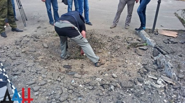 Сводка от МО ДНР 10 июня 2016 года. Укрофашисты более 3,5 тысячи раз обстреляли ДНР, повреждено 77 домостроений, погибли пять человек, 21 ранены