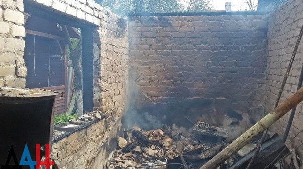 Сводка от МО ДНР 10 июня 2016 года. Укрофашисты более 3,5 тысячи раз обстреляли ДНР, повреждено 77 домостроений, погибли пять человек, 21 ранены