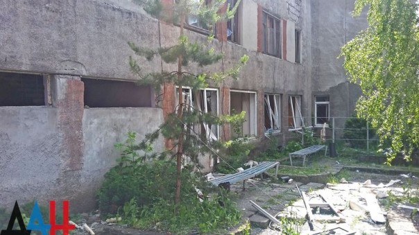 Сводка от МО ДНР 10 июня 2016 года. Укрофашисты более 3,5 тысячи раз обстреляли ДНР, повреждено 77 домостроений, погибли пять человек, 21 ранены