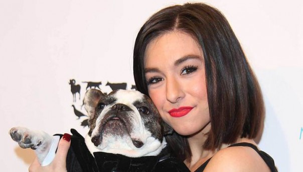 В США неизвестный расстрелял певицу на автограф-сессии и покончил с собой