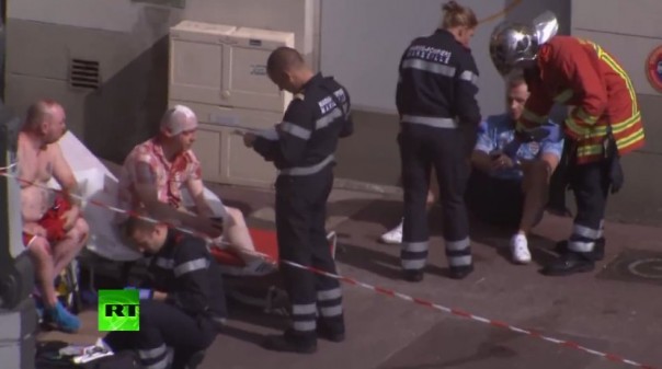 Беспорядки в Марселе: английские болельщики забросали бутылками автобус с россиянами