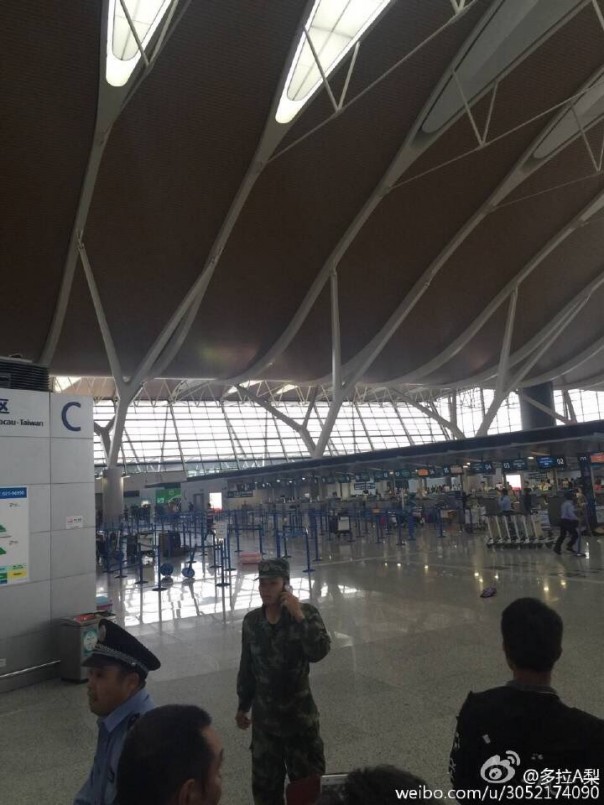 В аэропорту Шанхая прогремел взрыв В аэропорту Шанхая прогремел взрыв