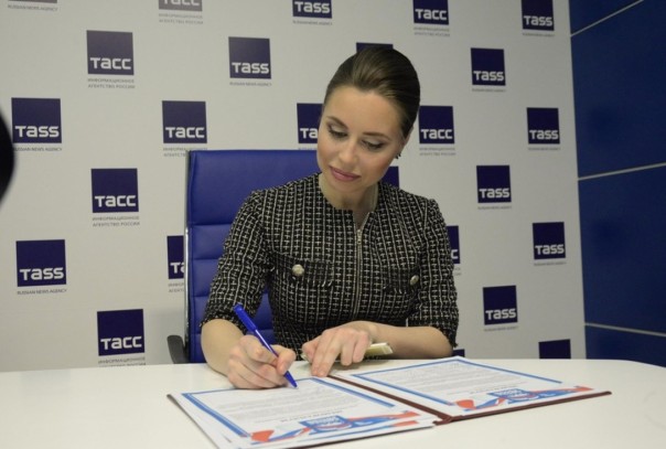 Кому мешает сильная Россия? Ложь как путь к революции Кому мешает сильная Россия? Ложь как путь к революции