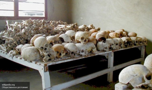 Наперегонки в Гаагу: Роман Носиков о внезапных признаниях геноцидов. Наперегонки в Гаагу: Роман Носиков о внезапных признаниях геноцидов.