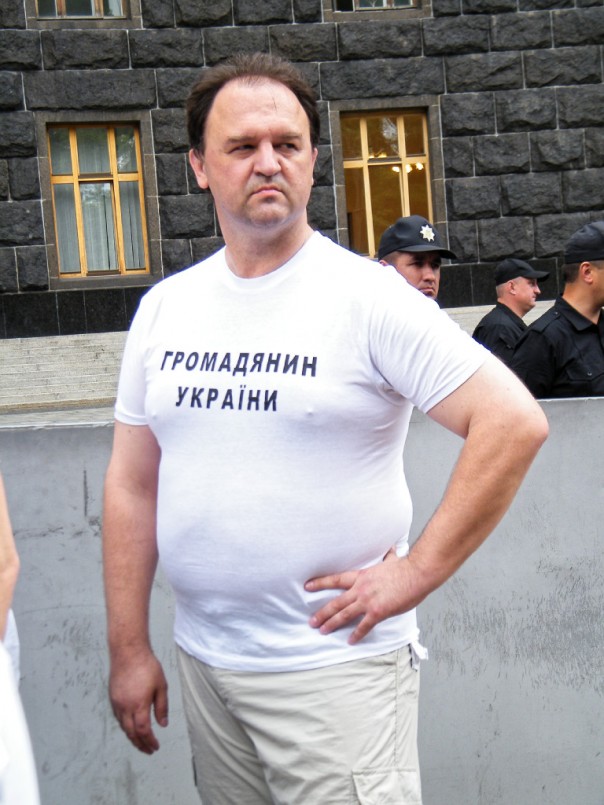 Зрада: В Киеве переселенцев из Крыма и Донбасса хотят проверять «на вшивость» - народ против