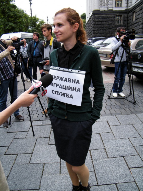 Зрада: В Киеве переселенцев из Крыма и Донбасса хотят проверять «на вшивость» - народ против