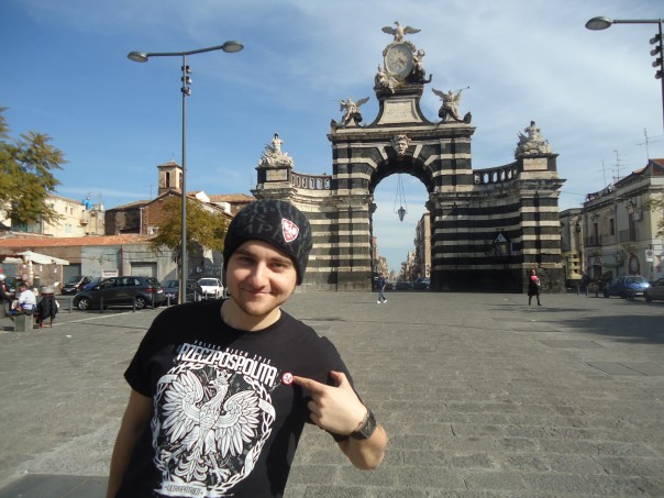 Польский журналист: Украинская сволочь угрожает нам Волынской резней Польский журналист: Украинская сволочь угрожает нам Волынской резней