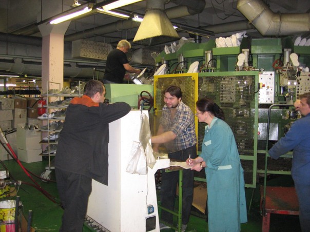 Родом из СССР: как москвич запустил советские станки по всей России Родом из СССР: как москвич запустил советские станки по всей России