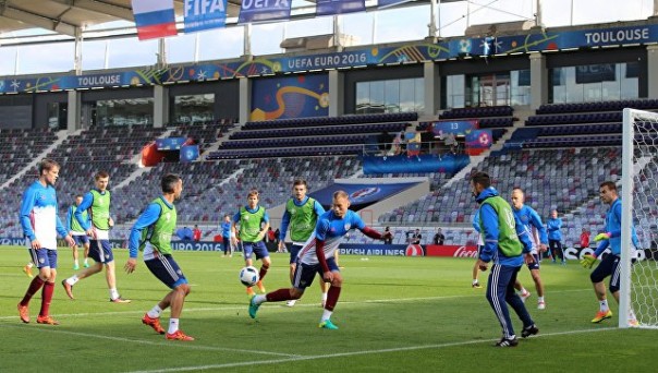 Сборная России выйдет на матч с Уэльсом с траурными повязками