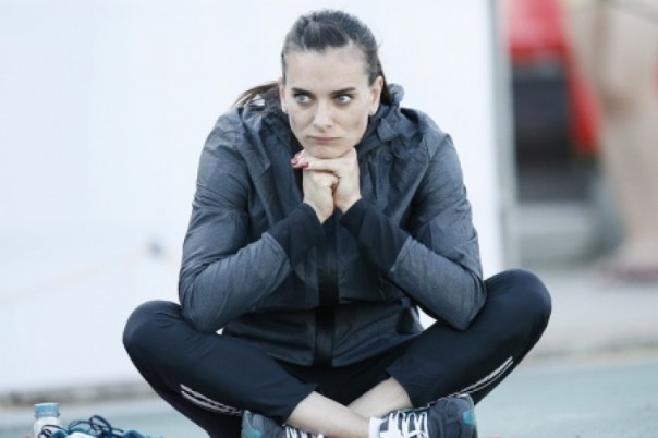 Россия поднимет белый флаг? Валуев за, Исинбаева против Россия поднимет белый флаг? Валуев за, Исинбаева против