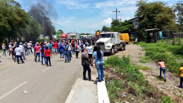 Власти Мексики расстреляли забастовку учителей: множество убитых и раненых — США, СМИ и правозащитники молчат Власти Мексики расстреляли забастовку учителей: множество убитых и раненых — США, СМИ и правозащитники молчат